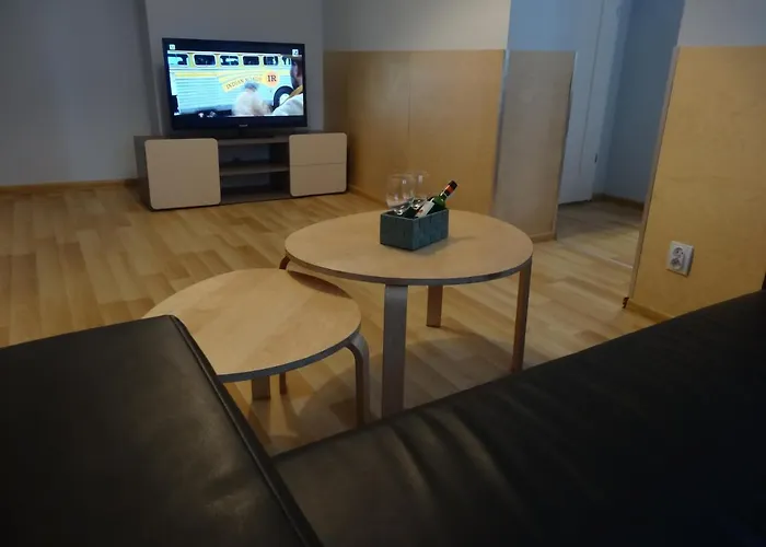 One More Night Apartment, Old Town شقة بوزنان